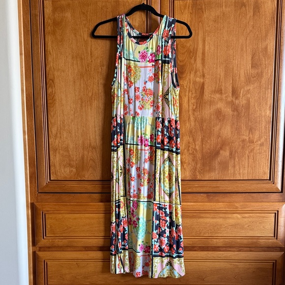 Johnny Was Dresses & Skirts - Floral Sleeveless Maxi Dress